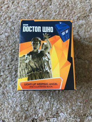 Bbc Doctor Who Light - Up Weeping Angel And Illustrated Book