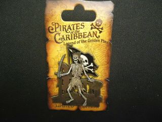 Disney Dlr Pirates Of The Caribbean Skeleton With Ship Wheel Pin Le 1250 On Card