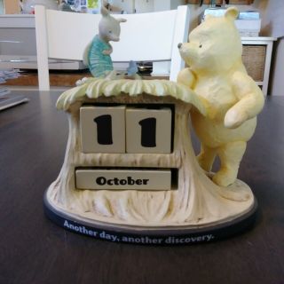 Winnie The Pooh Perpetual Calendar Figurine Piece