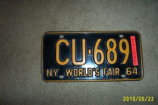 1964 (1965) York Worlds Fair Black License Plate/red Sticker Cu 689