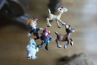 Five Rudolph The Red Nosed Reindeer Island Of Misfit Toys Mini Ornaments 1.  5 "