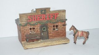 Lighted Sheriff Building With Christmas Wreaths Ho Scale Battery Operated