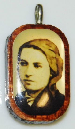 Interesting Wood Holy Medal St.  Bernadette Soubirous Photo Our Lady Of Lourdes 3
