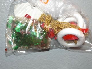 Vintage Walco 3 Mini GREEN RED BERRIES HOLIDAY WREATHS Bead Ornament Kit READ 3