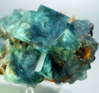 RARE TURQUOISE COLOR ZONED FLUORITE Crystal From Yaogangxian Mine,  China 2