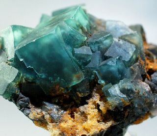 RARE TURQUOISE COLOR ZONED FLUORITE Crystal From Yaogangxian Mine,  China 4