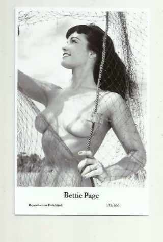 N480) Bettie Page Swiftsure (333/666) Photo Postcard Film Star Pin Up