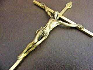 Vintage Brass Colored Metal Crucifix Wall Hanging (2t043)
