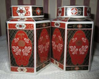 Hexagon Shaped Black & Red Ginger Jars With Lids