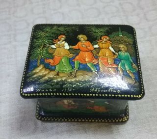 Vtg Artist Signed Russian Hand Painted Lacquer Very Small Footed Ring Box