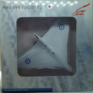 Aviation200 1:200 Avro Vulcan B.  2 Royal Air Force (No.  617 Dambusters) XL361 4
