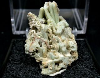 Minerals : Plumbogummite Crystals Pseudorph After Pyromorphite Xtls From China