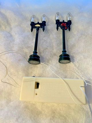 Lemax Christmas Village Accessory Set Of 2 Lighted Lamp Posts (missing Wreath)