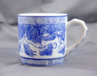 Chinese Blue & White Butterflies Porcelain Tea Cup Qianlong Nian Zhi Mid 1900s