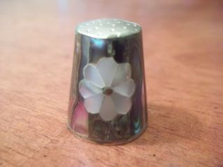 Thimble - Abalone / Mother Of Pearl White Flower