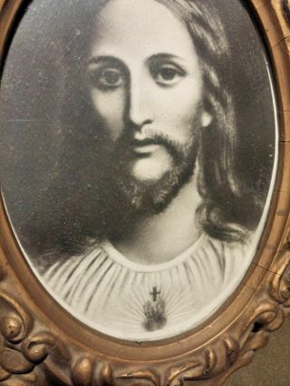 Oval Rococo Frame Print Jesus Christ w/Sacred Heart 13.  5 