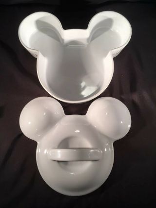 EUC Disney Parks Mickey Mouse Ceramic Baking Dish W/ Lid Casserole White NWOT 8