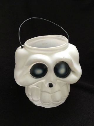 Vtg White Halloween Skull Carrying Candy Bucket Black Eyes General Foam Plastics