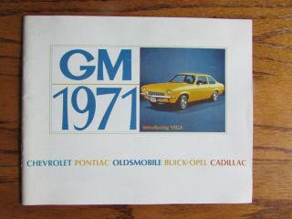 1971 General Motors Dealer Sales Brochure Vibrant Color