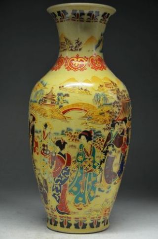 Delicate Japanese China Famille Rose Porcelain Hand Painting Belle Vase Qianlong