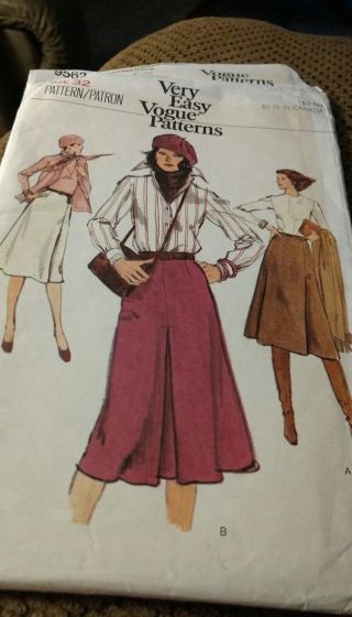 Vintage Very Easy Vogue Pattern 9562 Uncut,  Misses A - Line Skirt Size 32