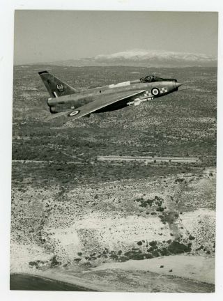 Photograph Of English Electric Lightning F6 Xs933 56 Sqn - Raf Akrotiri Cyprus