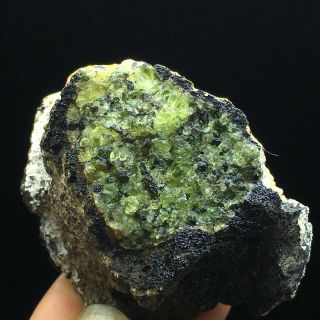 128g Natural Green Olivine Volcanic Rock And Mineral Specimens