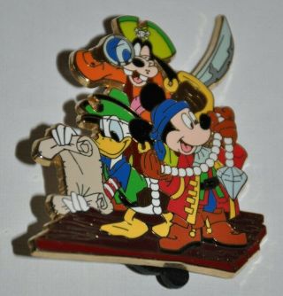 Disneyshopping.  Com Pirates Of The Caribbean Mickey,  Donald And Goofy Le 100 Pin