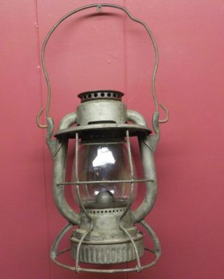 Vintage Dietz Vista D.  L.  & W Railroad Lantern With Globe & Font Antique