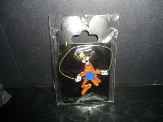 Disney Dec Employee Center Goofy Jumping Rope Pin On Card Le 300