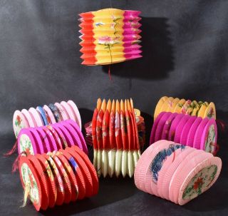 9 Vintage 1950’s Chinese Asian Accordion Paper Lanterns Painted Flowers Colorful