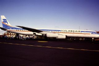 35mm Colour Slide Of Leased Icelandair Douglas Dc - 8 - 63cf N907cl In 1982