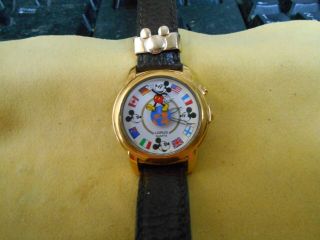 Very Rare Disney/lorus Mickey Mouse Musical Flags W/ Rotating Globe Watch