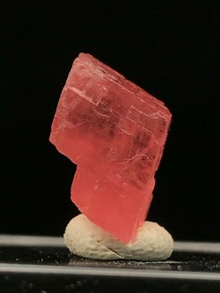 1.  2g Sweet Home Rhodochrosite Rough Single Crystal Specimens Colorado