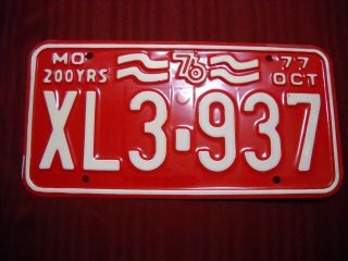 1977 Oct Mo 200yrs Xl3 - 937 Missouri Red And White License Plate Only One Auto