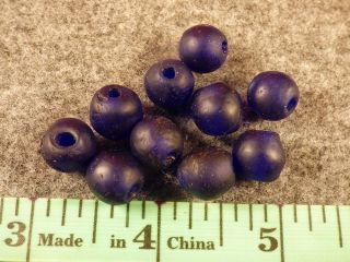 10 Huron Indian Round Cobalt Blue Glass Trade Beads Good Patina Color