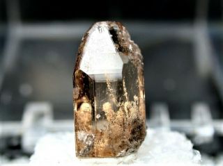 Minerals : Topaz Crystal With Intersting Inclusions From Utah,  Usa