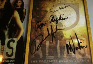 Alias Jennifer Garner Autograph Dvd Season 2 With 8 Total Cast Members