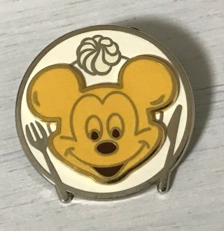 Tokyo Disney Japan Pin 78389 Tdr Mickey In Yellow On A Plate With Knife And Fork