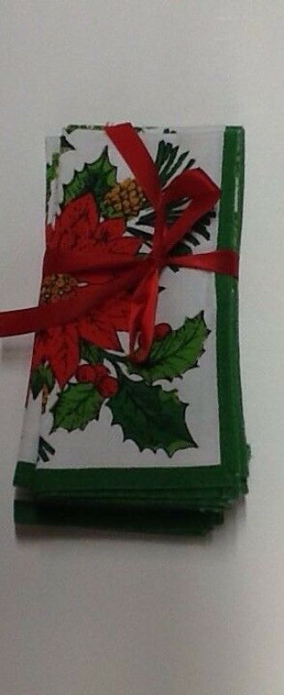 4 Vintage Christmas Napkins Poinsettia Leaf Berry Pine Cone Red Green White