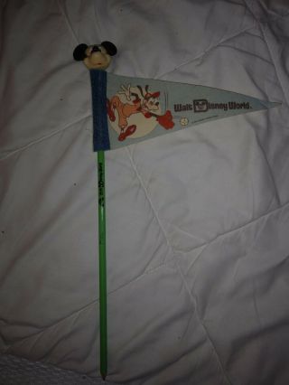 Walt Disney World Vintage Goofy Felt Pennant On Long Pencil Mickey Topper