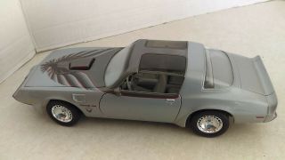 1:18 Road Signature 1979 Pontiac Firebird Trans Am T - Tops Silver Diecast