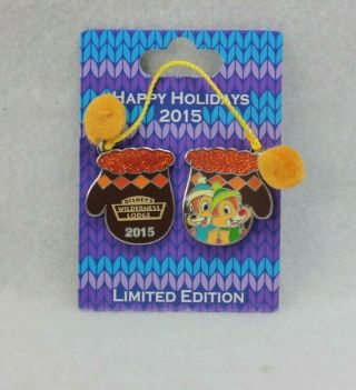 Disney Wdw Le Pin Happy Holidays Mittens 2015 Wilderness Lodge Chip Dale