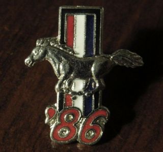 Vintage 1986 Mustang Hat Lapel Pin - Ford