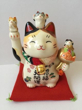 Maneki Neko Ceramic Lucky Cat Kawaii White Good Fortune Crepe Collar 4.  0 " Japan