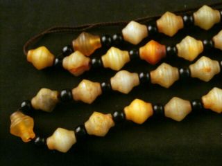 26 Inches Good Quality Chinese Old Jade Hand Carved Beads Necklace E144