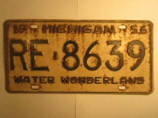 License Plate Car Tag 1956 Michigan Re 8639 [z289]