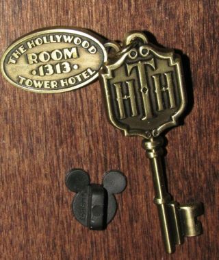 D34 Pin Trading Hollywood Tower Of Terror Hotel Disney Parks Room 1313 Paris