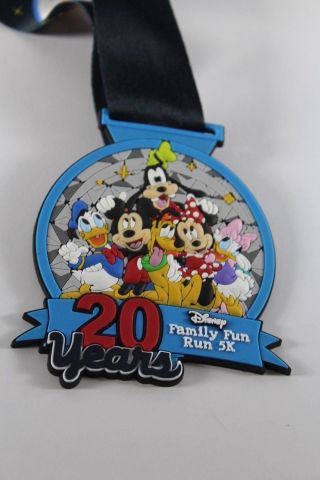 2013 Run Disney Family Fun Run 5k Finishers Medal Disney World Medal Marathon