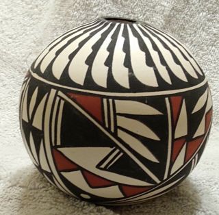 Beautifully Done Vintage Acoma Pottery Seed Jar Signed Diedra Antonio 2